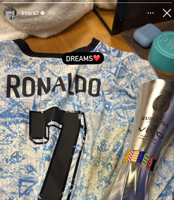 Kvaratskhelia xoa dịu nỗi đau cho Ronaldo-Mk thể thao(MK Sports )